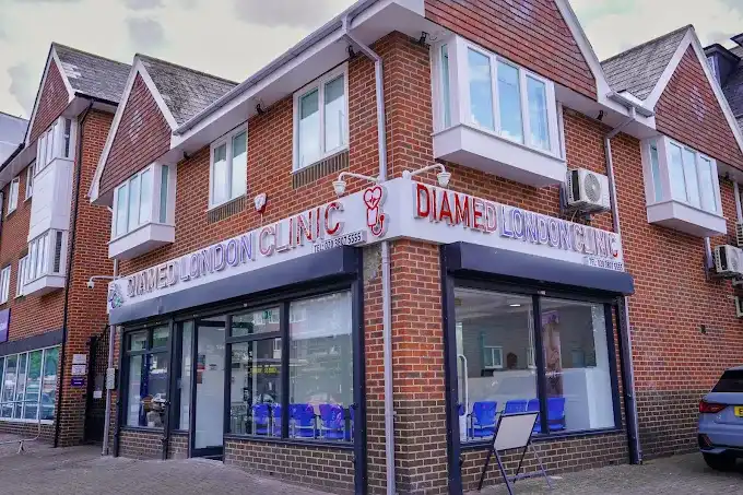 Microneedling (Dermapen) for Acne Scars: Timeline, Sessions, and Results